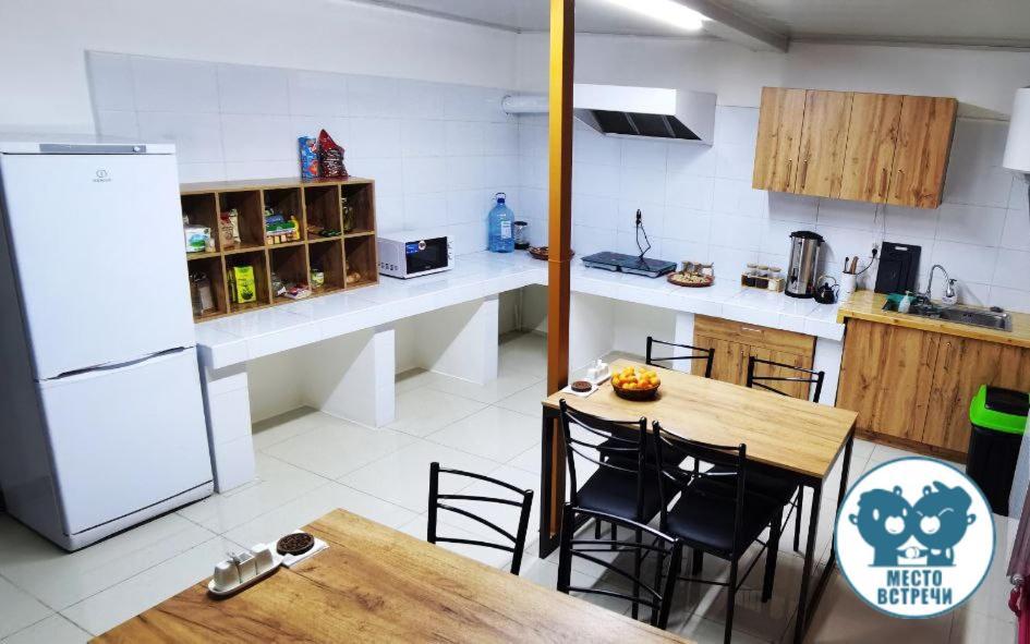 Место Встречи "Guest House Meeting Place" Bishkek Luaran gambar